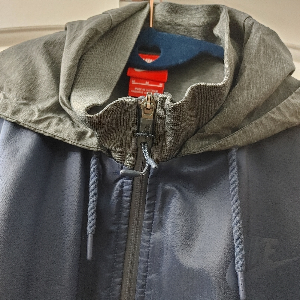 Euc Nike Tech Windrunner Bonded Hooded Jacket In … - image 5
